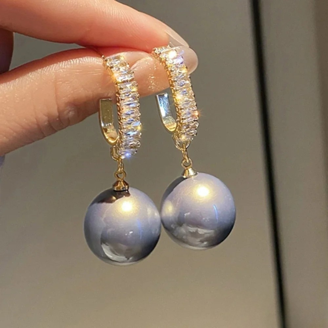 Chic earrings with pearls and zircon