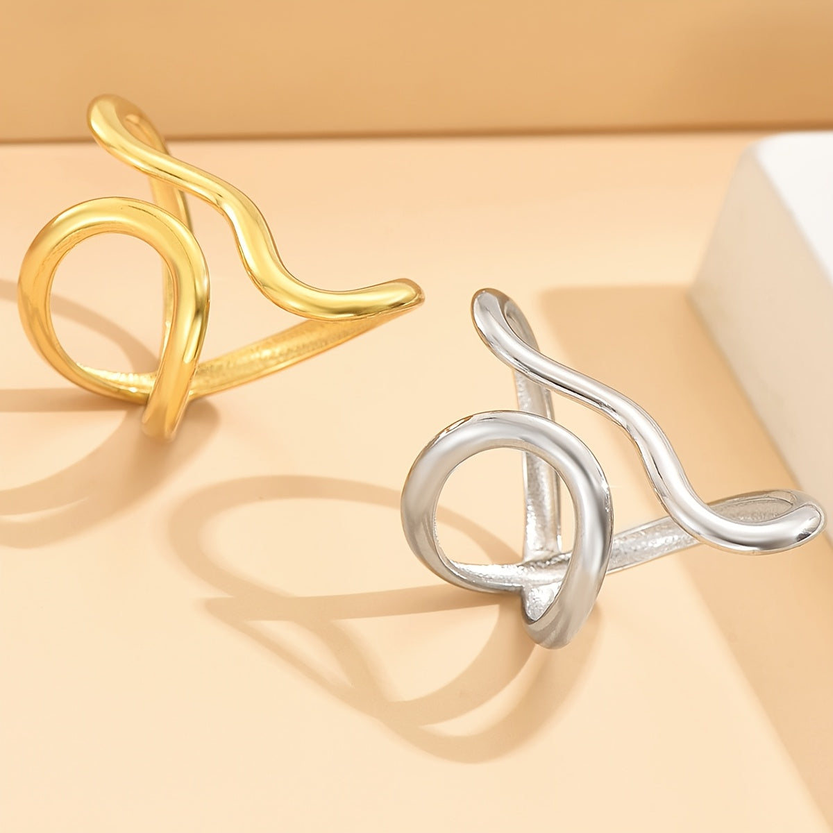 Chic asymmetrical wave ring