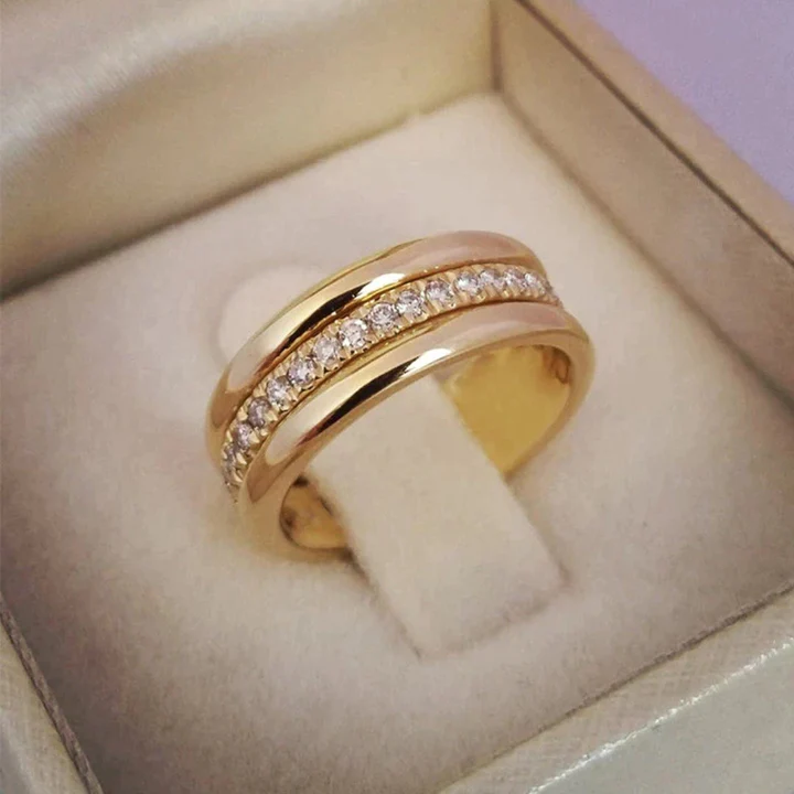 Vintage ring with inlaid zircon