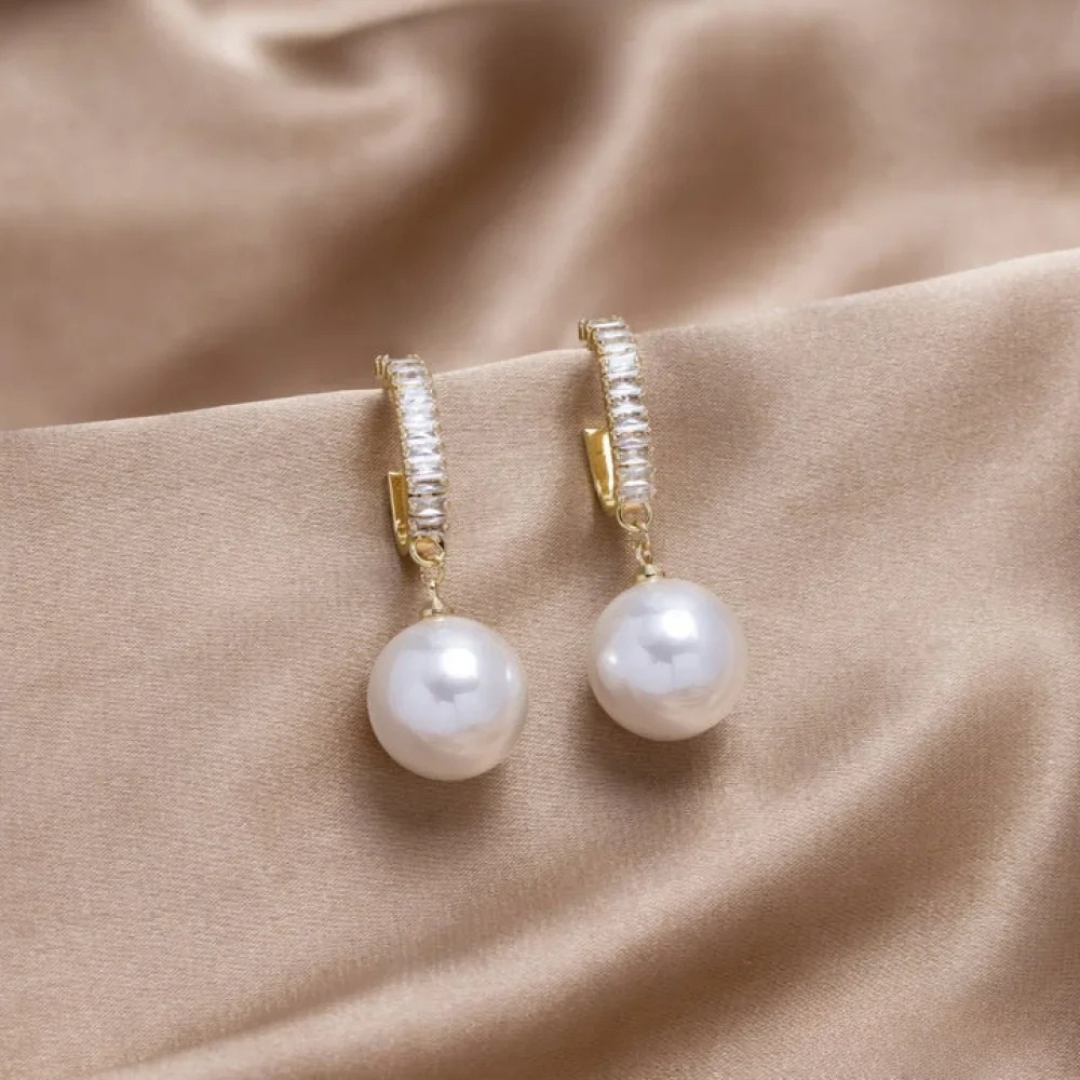 Chic earrings with pearls and zircon