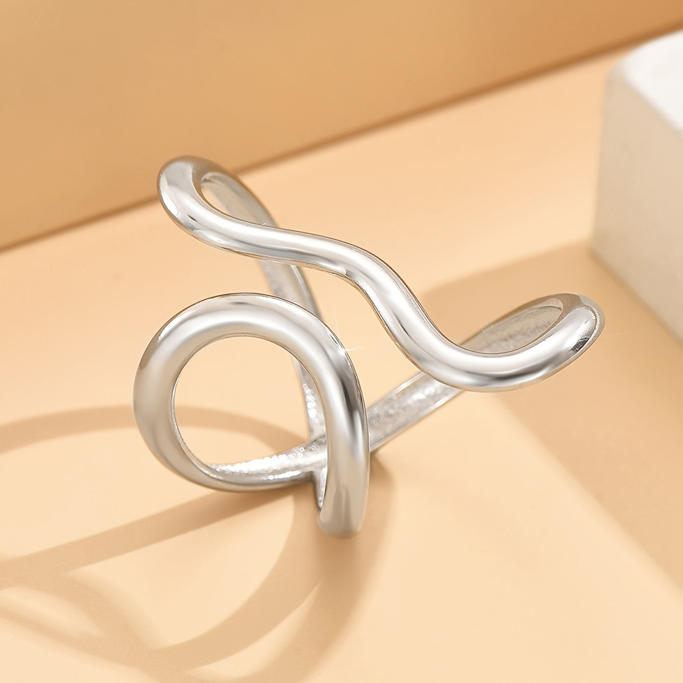 Chic asymmetrical wave ring
