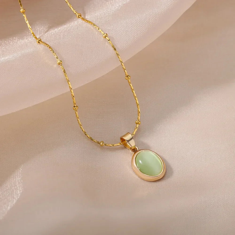 Chic gold-plated stainless steel necklace with a teardrop opal pendant
