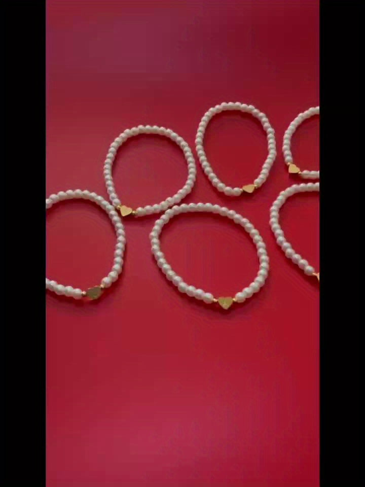 Chic bracelet with A-Z initial and heart